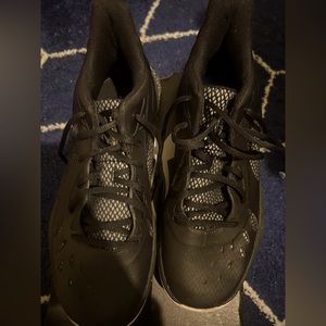 Under Armour Men’s High Top Shoe